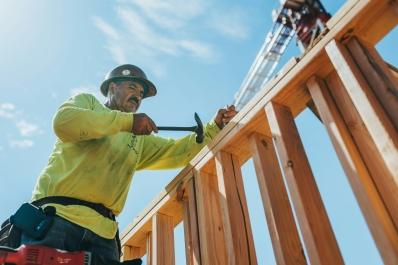 Handwerker auf einer Baustelle